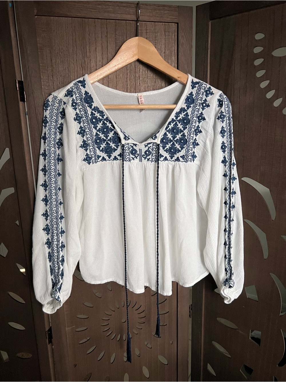RAGA Embroidered Smocked Blouse White/Blue Crochet Women's Size XS Boho Peasant